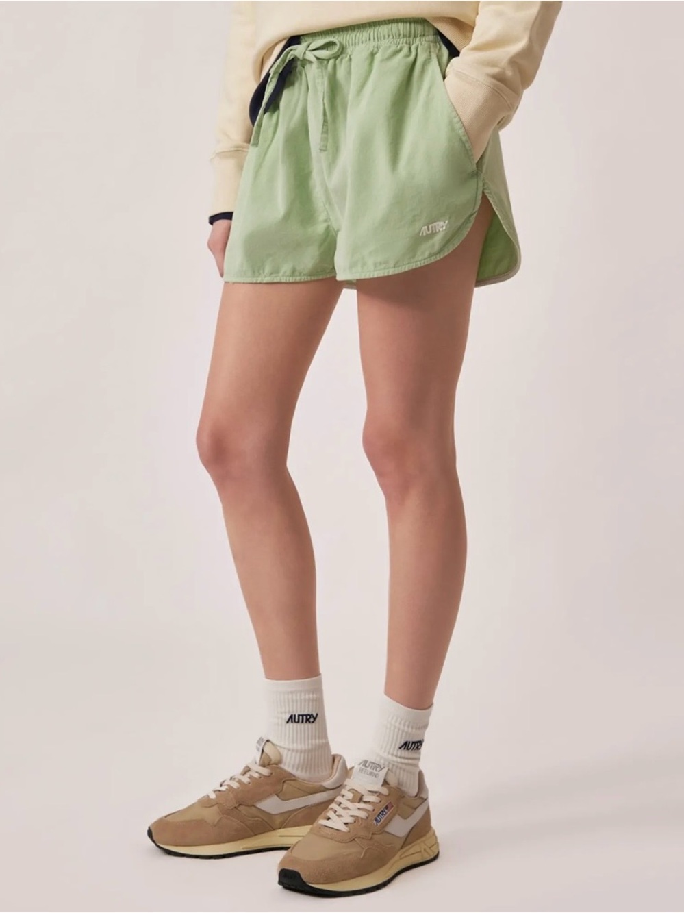 AUTRY Shorts Main Corduroy Leaf M